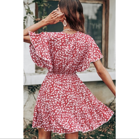 NFS 🛑Red Ditzy Floral Butterfly Sleeve Dress - Picture 4 of 8